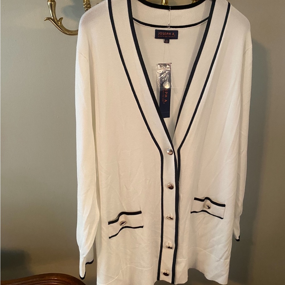 Joseph A White and Black Cardigan Sweater V-Neck Knit